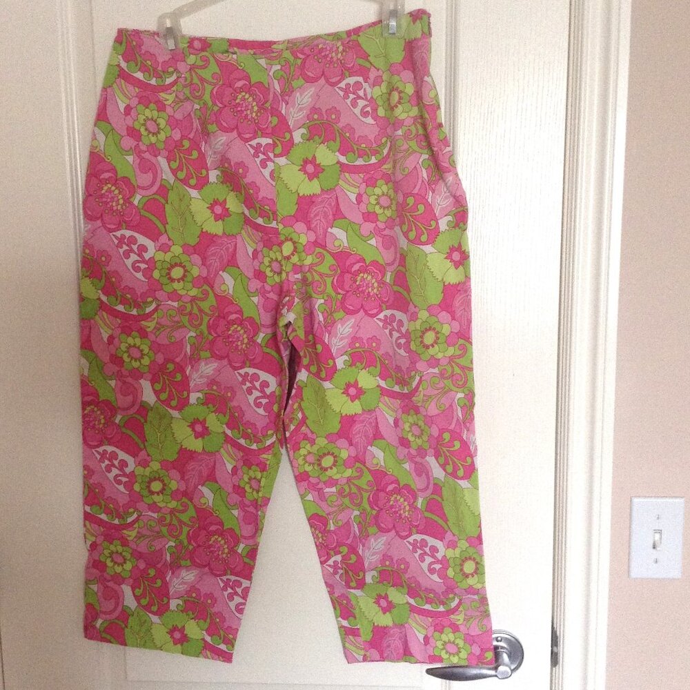 Briggs Women's Capri Pants Size 14W Pink Green Vibrant Floral High Rise Stretchy